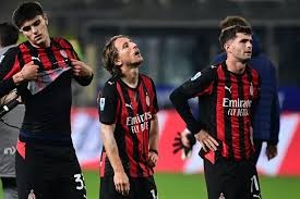 世界杯2026开幕盛况：夏奇拉热情演唱与抗议活动交织